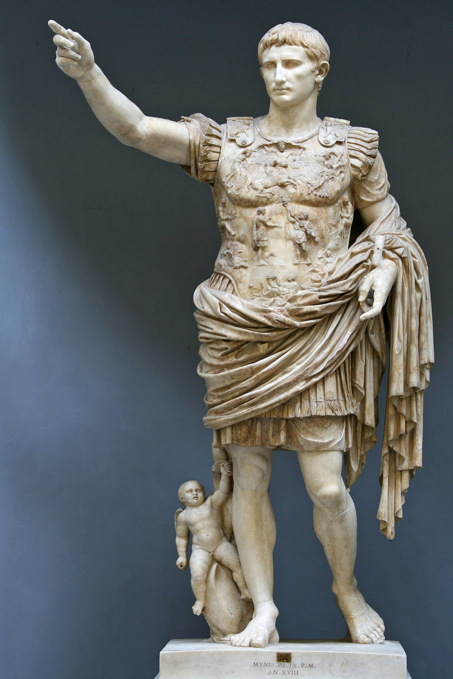 Marmorstatue des römischen Kaisers Augustus (27 v. Chr.-17 n. Chr.) in Siegerpose