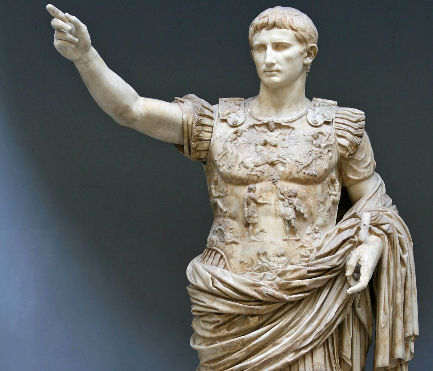 Marmorstatue des römischen Kaisers Augustus (27 v. Chr.-17 n. Chr.) in Siegerpose