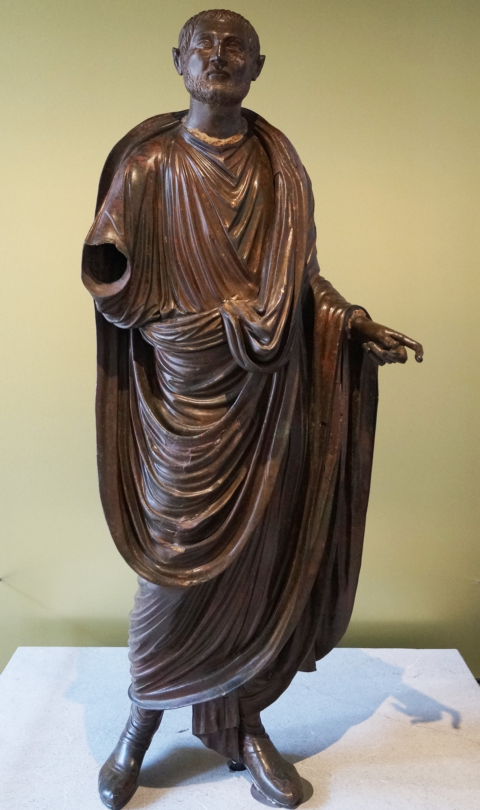 Römischer Bürger in Toga, 2. Hälfte 3. Jh. n. Chr. Museo Arqueológico de Granada.